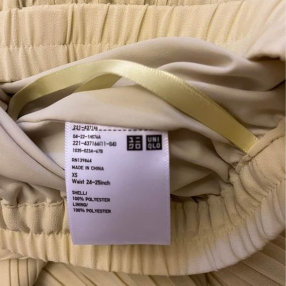 UNIQLO Lemon Yellow Chiffon Pleated Skirt pants size xs - Picture 3 of 6